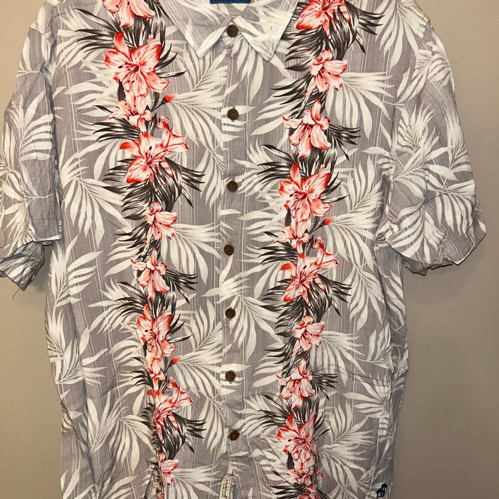 Caribbean Joe Gray and White Leaf Shirt